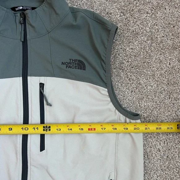 The North Face Men’s Apex Softshell Cream/Green Vest Size Medium Worn Once - Picture 3 of 9